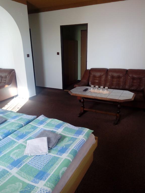 Studanecky Medved Hotel Liberec Ruang foto
