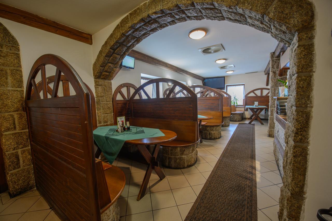 Studanecky Medved Hotel Liberec Bagian luar foto
